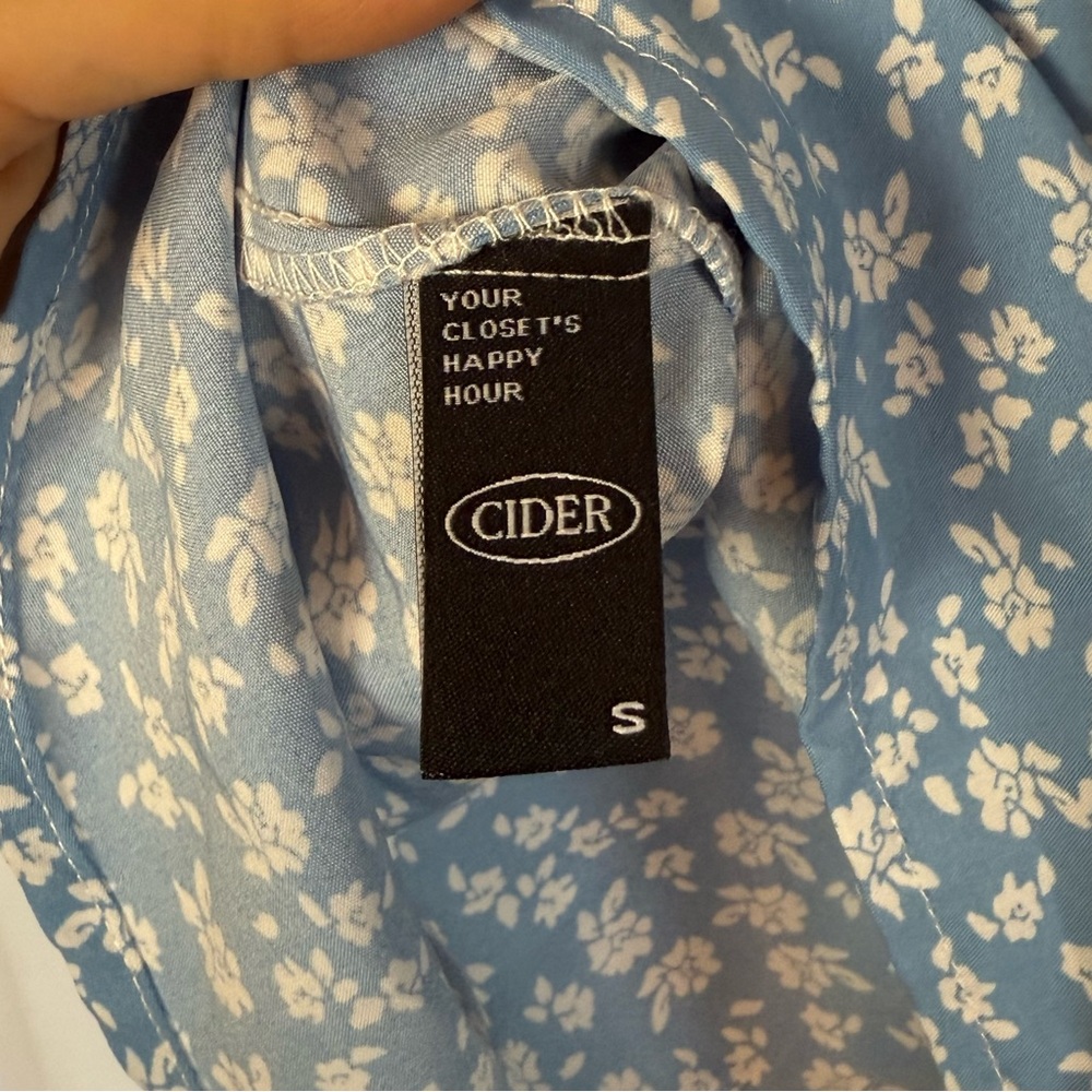 Cider Blue and White Floral Skirt with Adjustable Cinch Size Small - Picture 6 of 7
